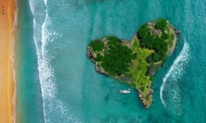 Read more about the article Top Heart Shape Islands in the World